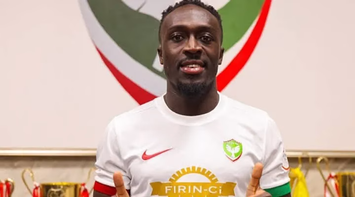 Manisa FK, Bobby Adekanye ile anlaştı