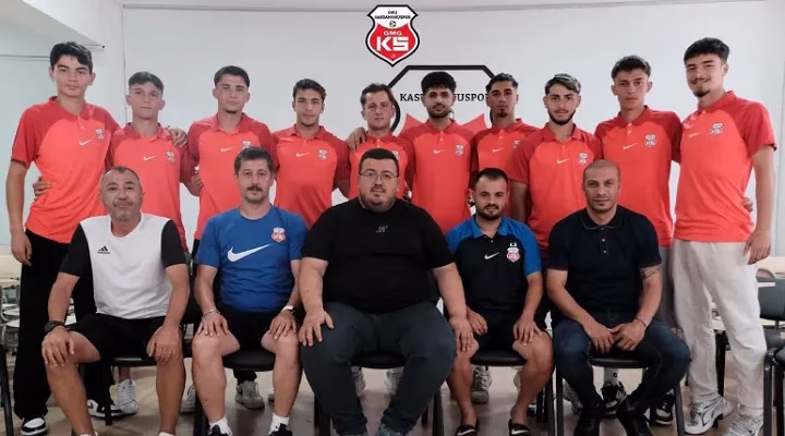 Kastamonuspor 11 genç oyuncusu ile profesyonel sözleşme imzaladı