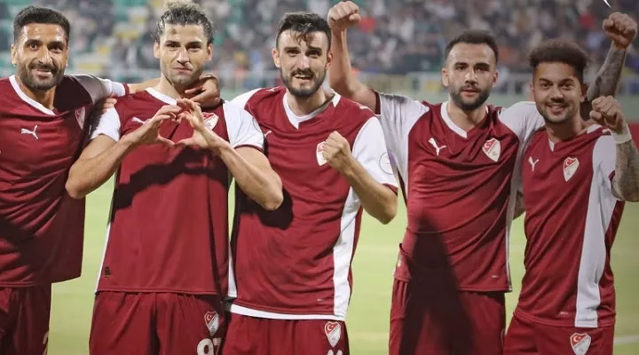 Elazığspor, Fuat Bavuk’un golleriyle Şanlıurfaspor’u deplasmanda devirdi!