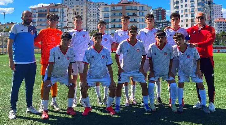 GMG Kastamonuspor U15, Karadeniz Ereğli Belediyespor’u 4 golle geçti