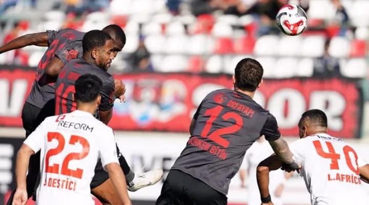 Vanspor ve Pendikspor puanları paylaştı! 1-1