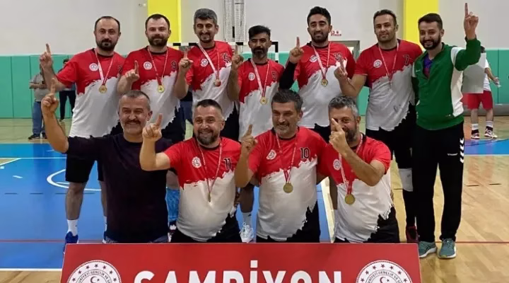 Kastamonu İl Millî Eğitim Müdürlüğü Voleybol’da Bölge Şampiyonu oldu!