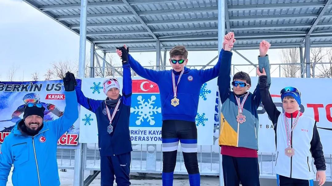 Ayberk Alsan’dan Erzurum’da çifte altın!