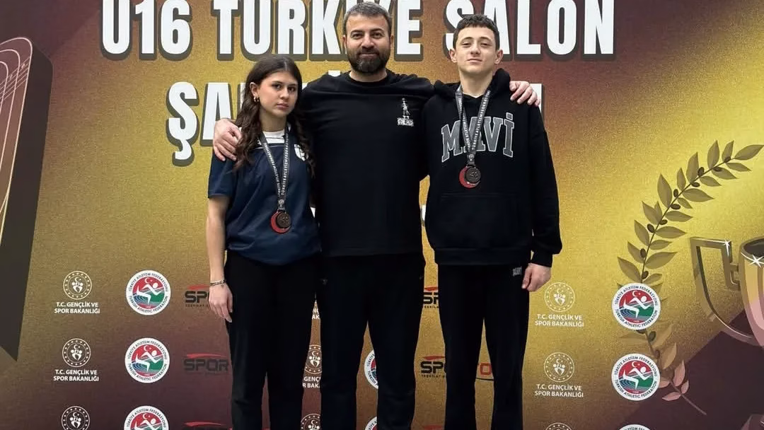 Kastamonulu Sporculardan Sırıkla Atlama’da Türkiye Üçüncülüğü