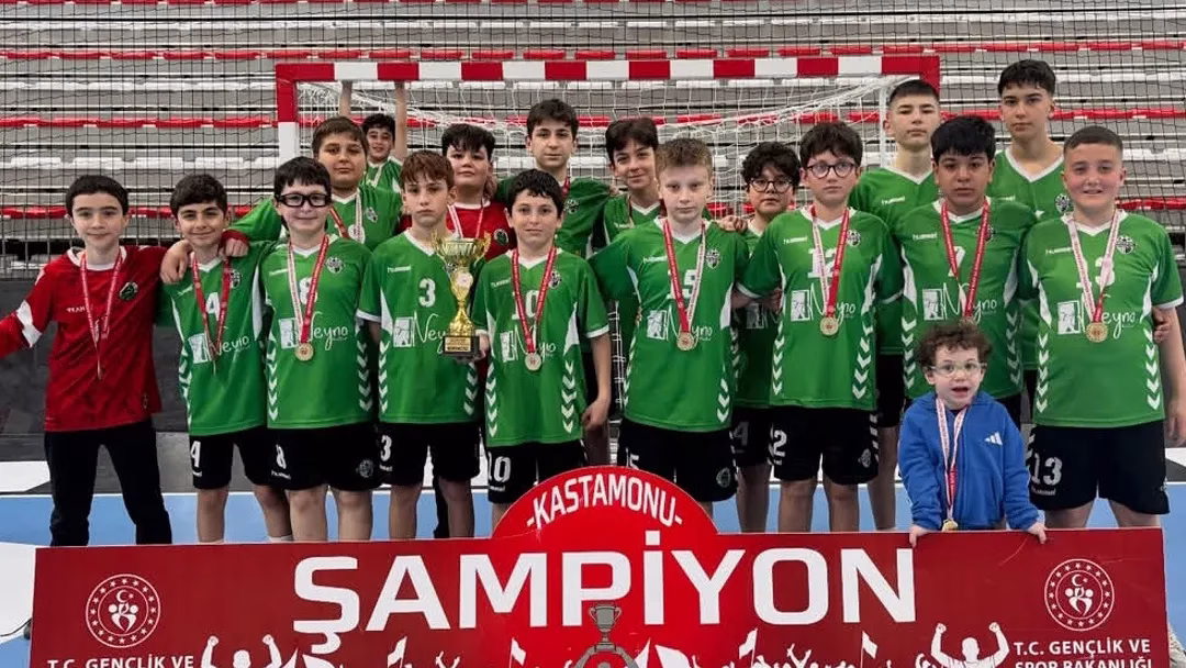 Hentbol Küçük Erkekler Ligi’nde Şampiyon Candarbey Spor Kulübü