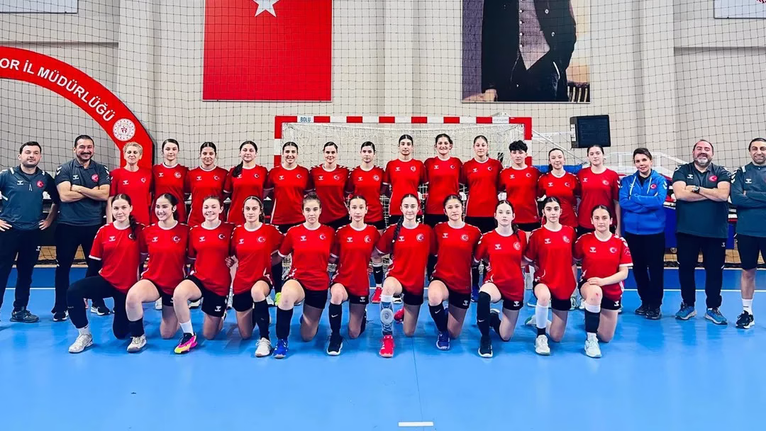 Kastamonu’dan 7 oyuncu U17 Kadın Milli Hentbol Takımı kadrosunda!