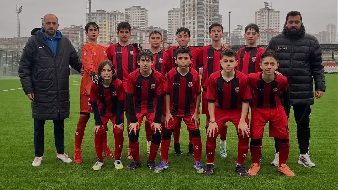GMG Kastamonuspor U13 Finalde Farklı Kazandı! Şampiyonluk Kapıda