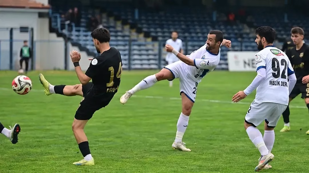 GMG Kastamonuspor Karacabey deplasmanında farklı mağlup: 4-0