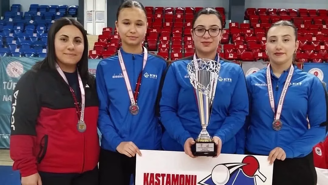 Kastamonu Masa Tenisi SK Kadın B Takımı 2. Lig’de 2. oldu, 1. Lig’e yükseldi!
