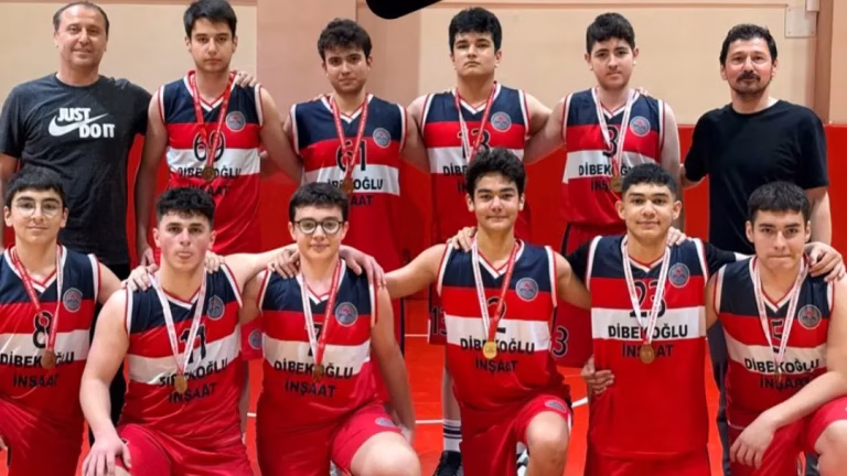 Basketbol’da Şampiyon Mustafa Kaya Anadolu Lisesi