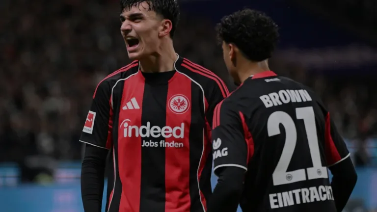 Arsenal Can Uzun için devreye girdi Frankfurt bonservis beklentisini açıkladı