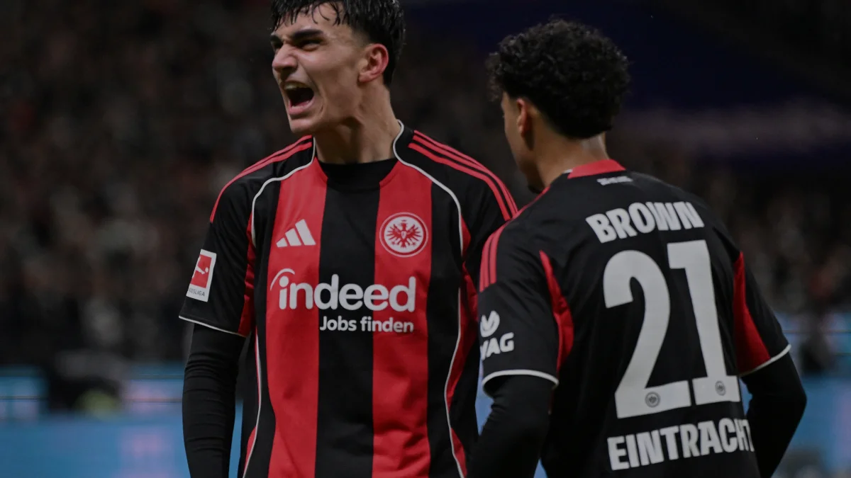 Eintracht Frankfurt cephesinden Can Uzun için transfer açıklaması