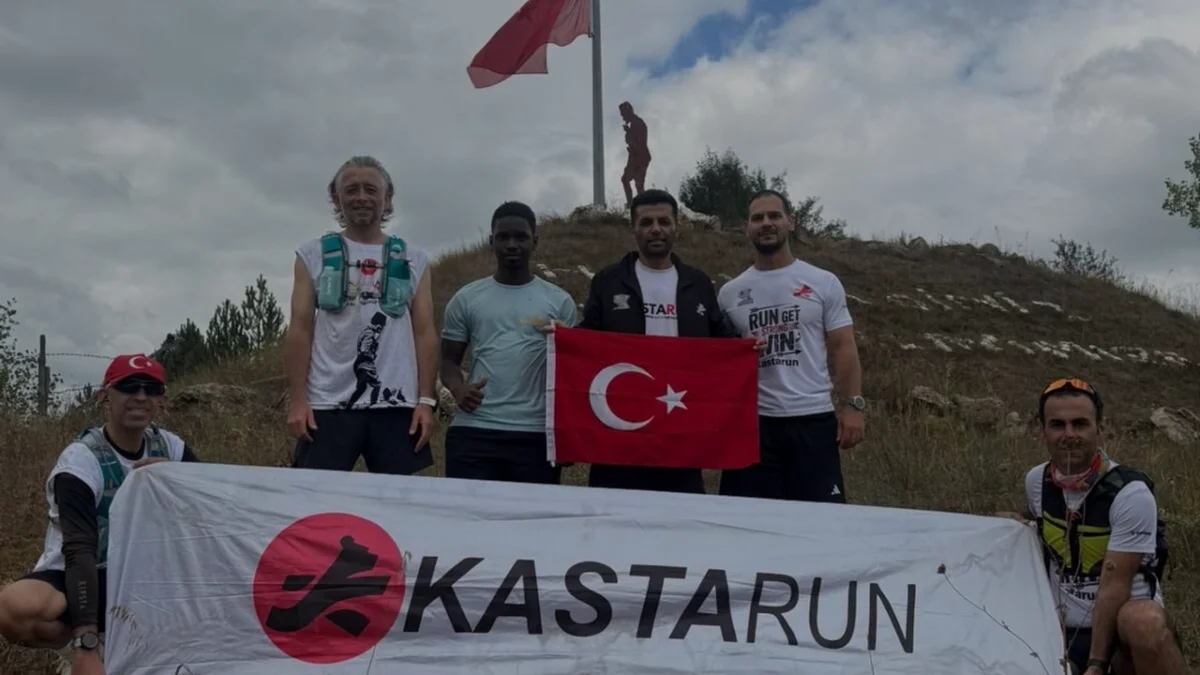 KastaRun ekibi Büyük Zafer için 30 kilometre koştu