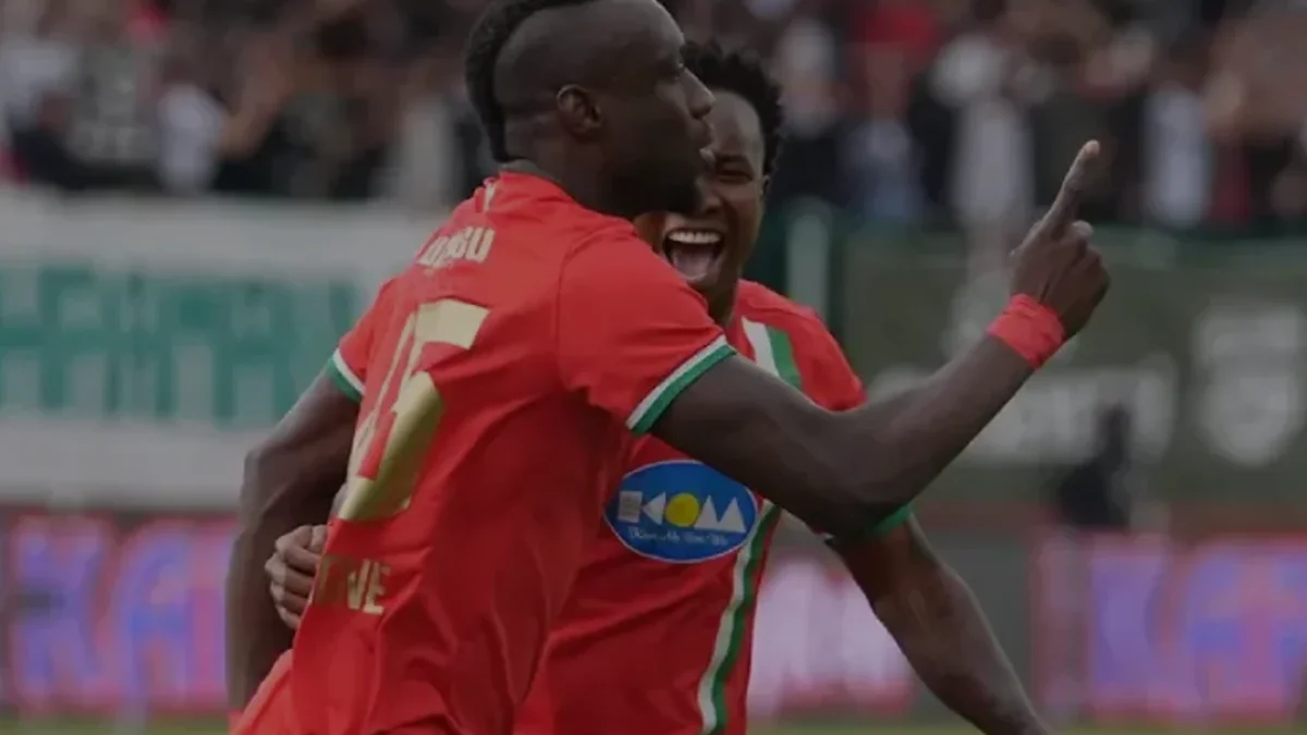 Mbaye Diagne Antalyaspor ile masaya oturdu