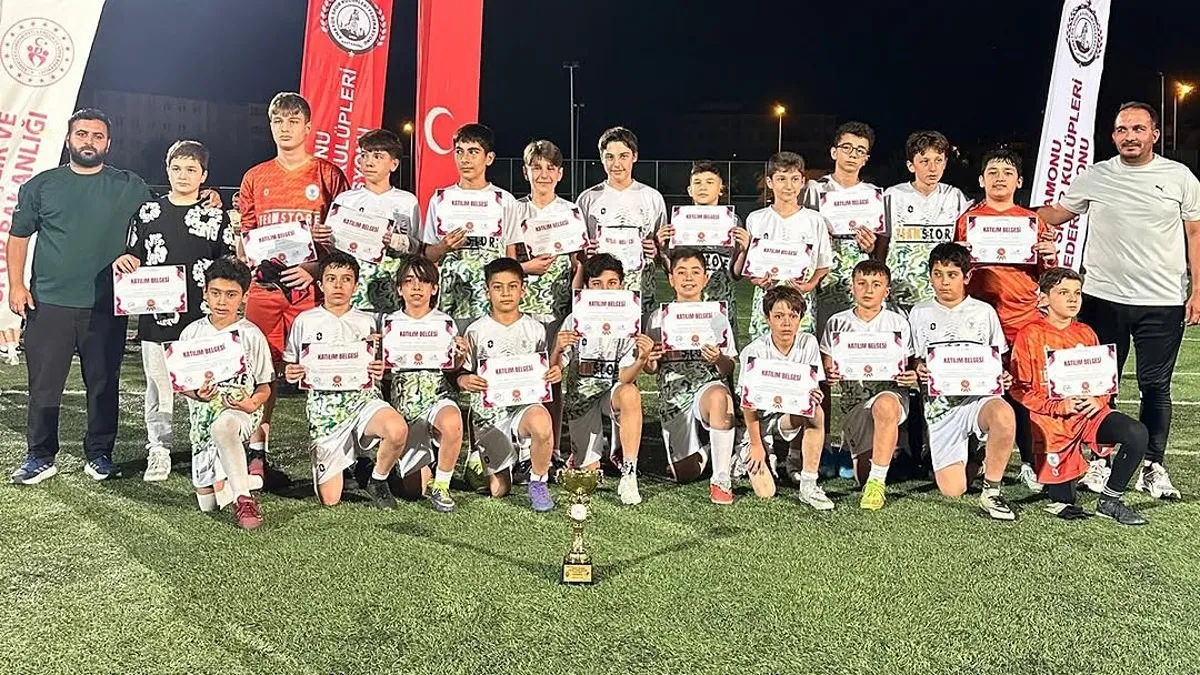 Ormanspor U11 ve U12 Takımları Zafer Yolunda Çocuk Futbol Şenliği’nde