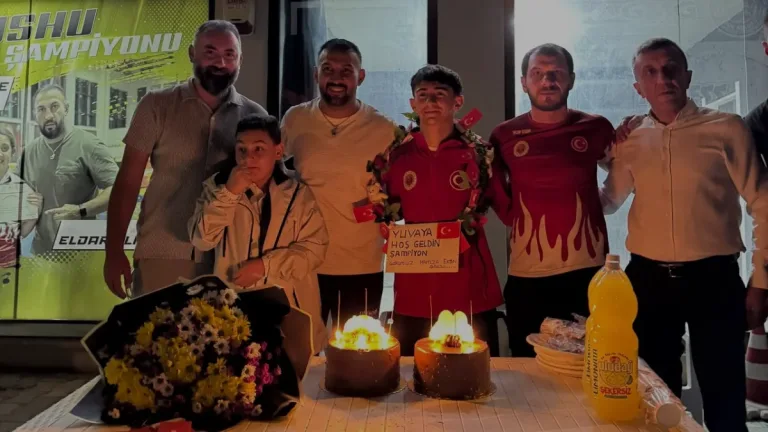 Dünya şampiyonu Hamza Eren Göksu Kastamonuda coşkuyla karşılandı