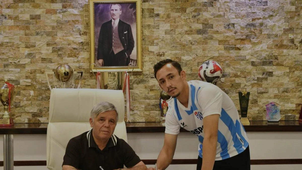 Tolga Köksal Erbaaspor ile profesyonel sözleşme imzaladı