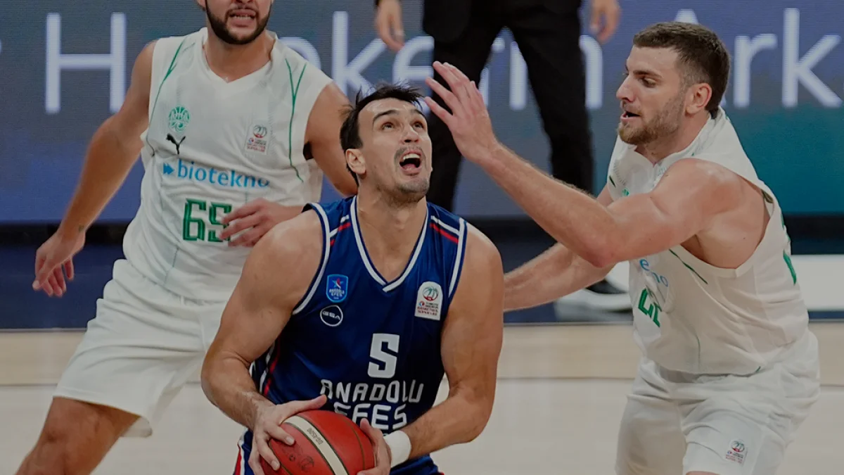 Anadolu Efes Körfez Basket karşısında rahat kazandı