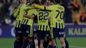 Fenerbahçe evinde Alanyaspor’u 3 golle geçti