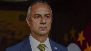 Fenerbahçe Teknik Direktörü İsmail Kartal ile yollar ayrıldı