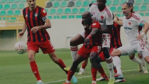 Ümraniyespor deplasmanda Vanspor engelini 2 golle aştı